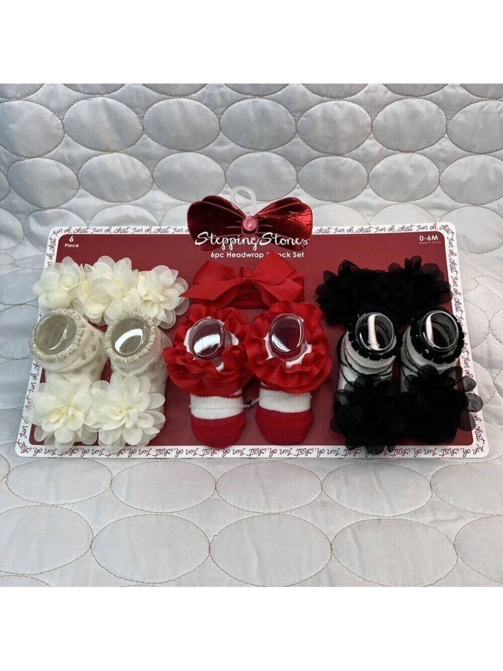 Baby Holiday Socks & Headwraps Girls Gift Set Size 0/6m Christmas Soft Headbands - Picture 2 of 8